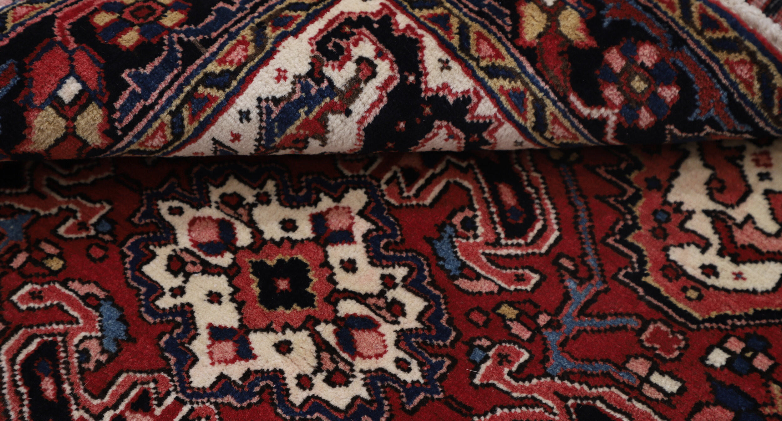 3’6″ x 4’6″ Heriz Authentic Persian Rug - thumbnail 5